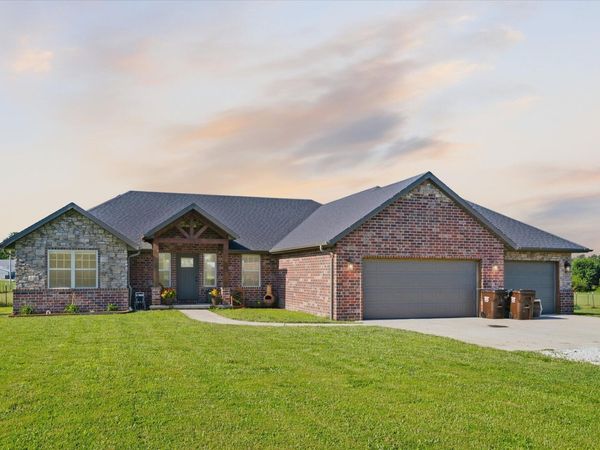 206 Maria Road, Clever, MO 65631
