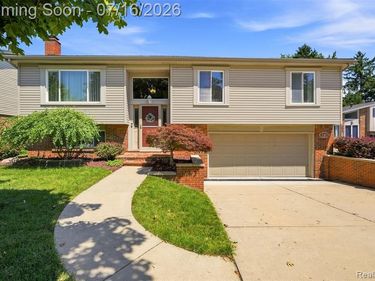 4731 Pare Lane, Trenton, MI 48183