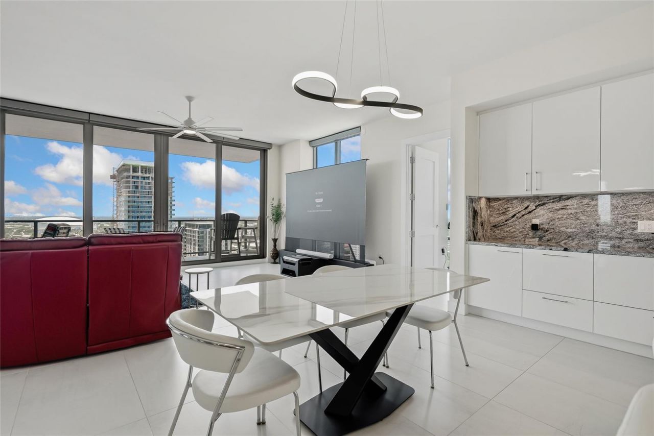 301 1st Street S, Unit 2705, Saint Petersburg, FL 33701 Photo
