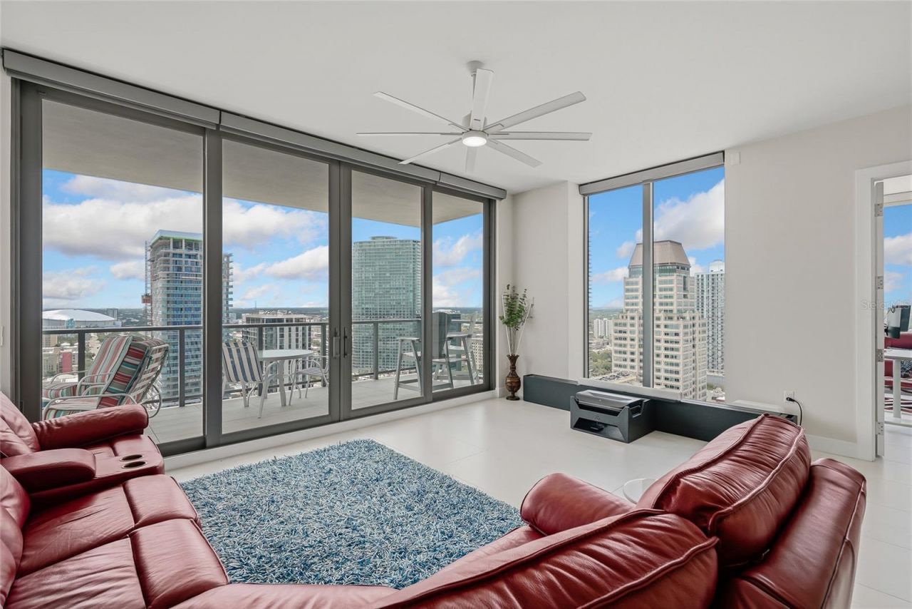 301 1st Street S, Unit 2705, Saint Petersburg, FL 33701 Photo