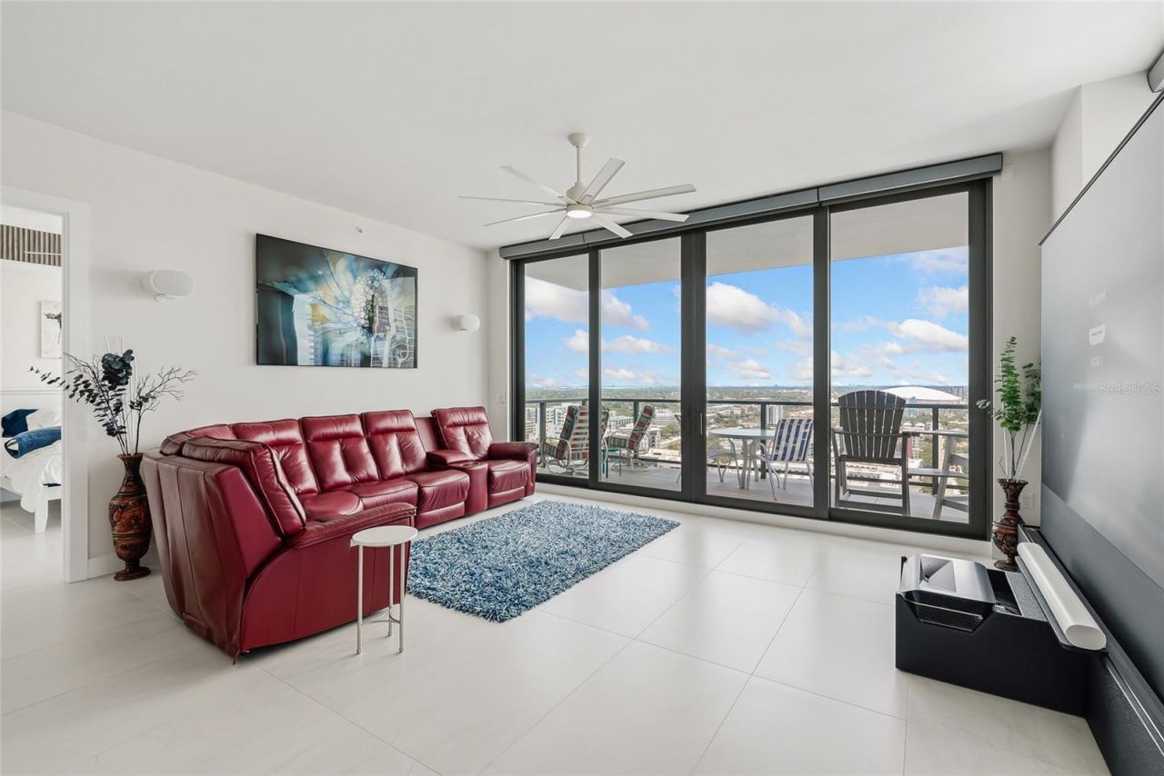 301 1st Street S, Unit 2705, Saint Petersburg, FL 33701 Photo