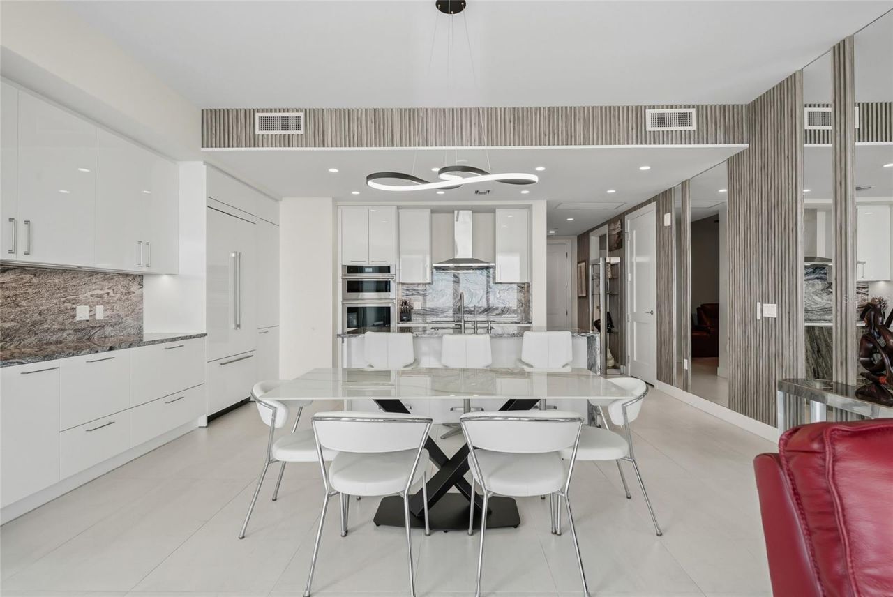 301 1st Street S, Unit 2705, Saint Petersburg, FL 33701 Photo