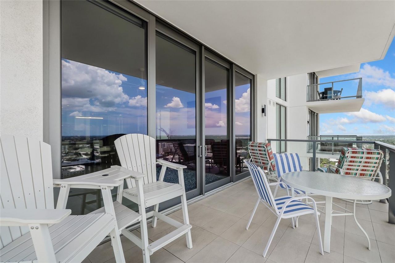 301 1st Street S, Unit 2705, Saint Petersburg, FL 33701 Photo