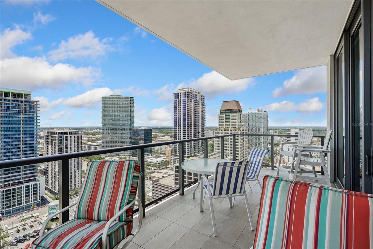 301 1st Street S, Unit 2705, Saint Petersburg, FL 33701 Photo