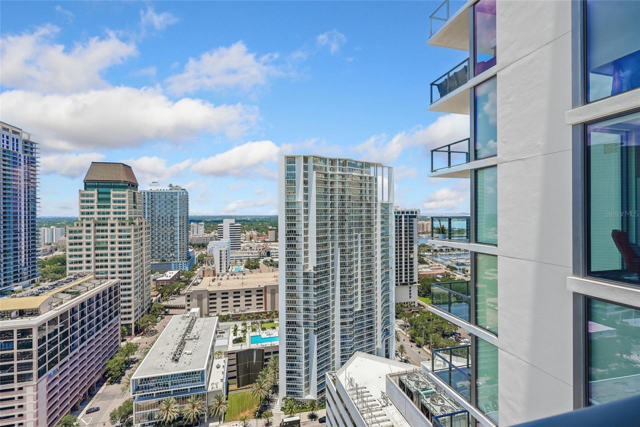 301 1st Street S, Unit 2705, Saint Petersburg, FL 33701 Photo