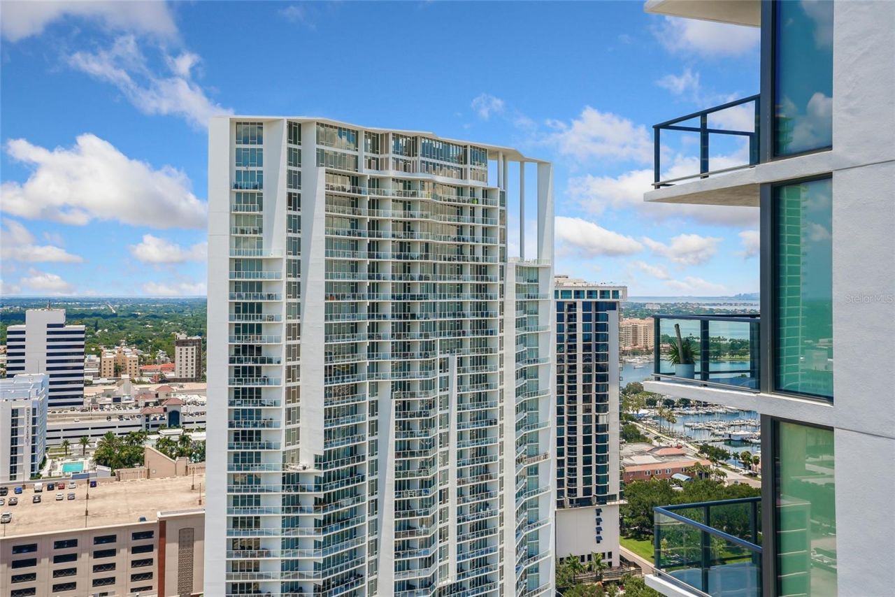 301 1st Street S, Unit 2705, Saint Petersburg, FL 33701 Photo