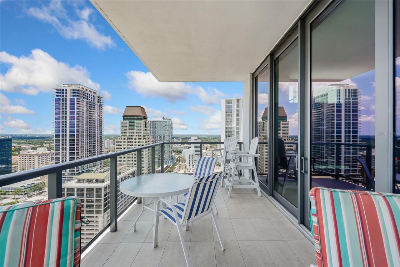 301 1st Street S, Unit 2705, Saint Petersburg, FL 33701 Photo
