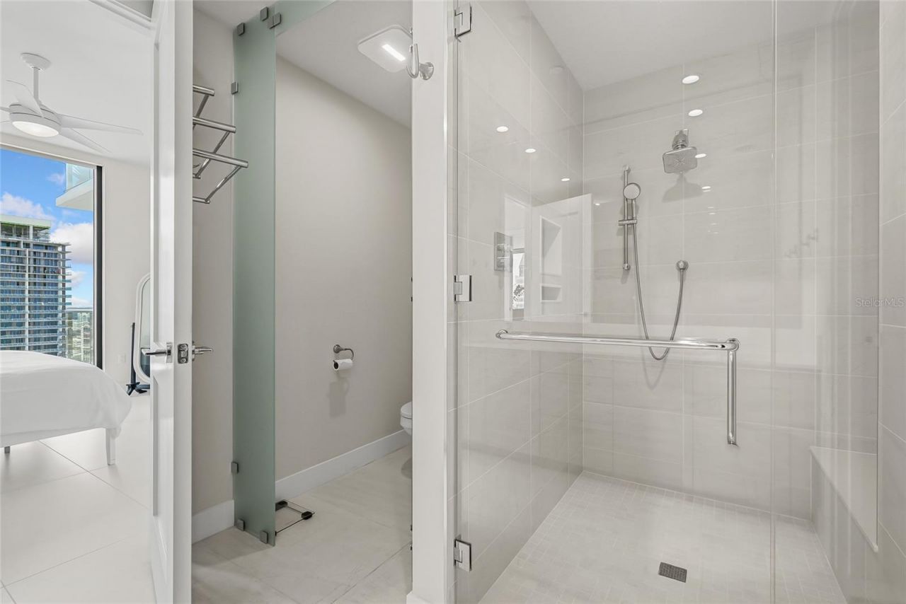 301 1st Street S, Unit 2705, Saint Petersburg, FL 33701 Photo