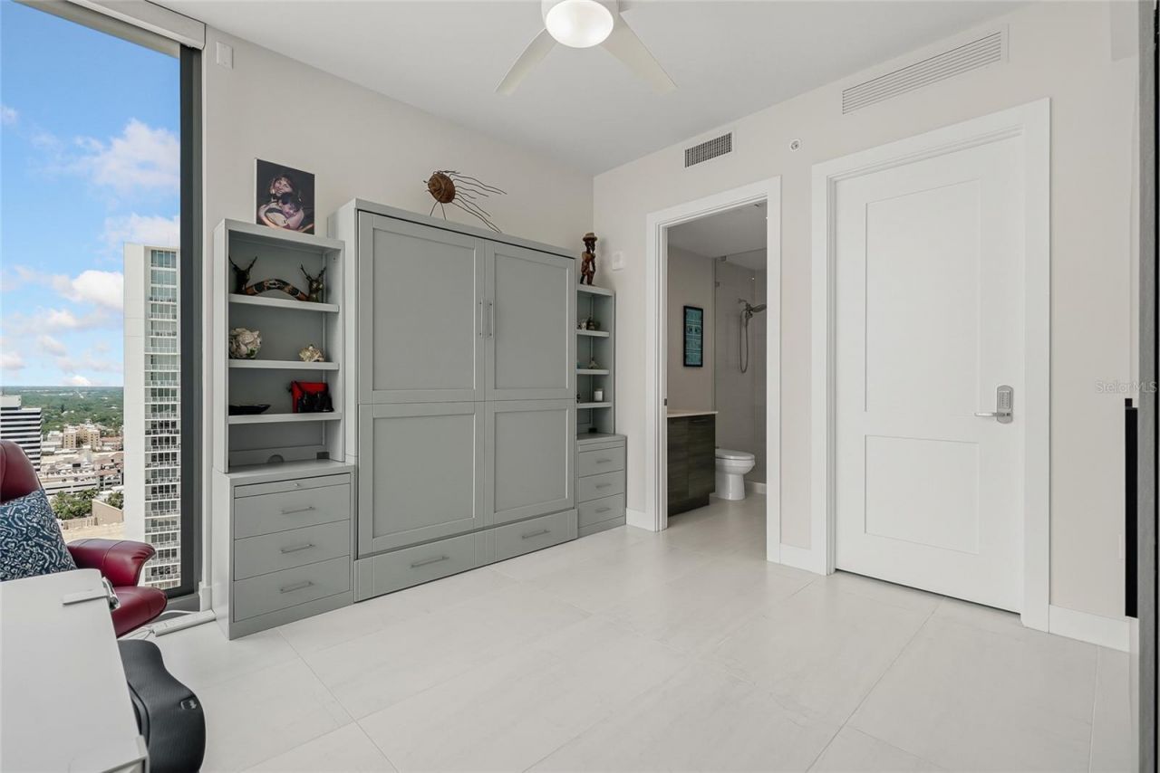 301 1st Street S, Unit 2705, Saint Petersburg, FL 33701 Photo