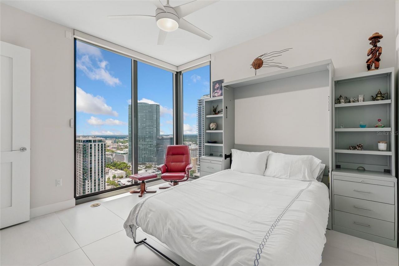 301 1st Street S, Unit 2705, Saint Petersburg, FL 33701 Photo