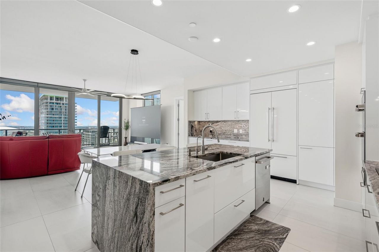 301 1st Street S, Unit 2705, Saint Petersburg, FL 33701 Photo