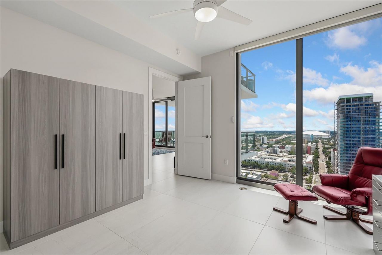301 1st Street S, Unit 2705, Saint Petersburg, FL 33701 Photo