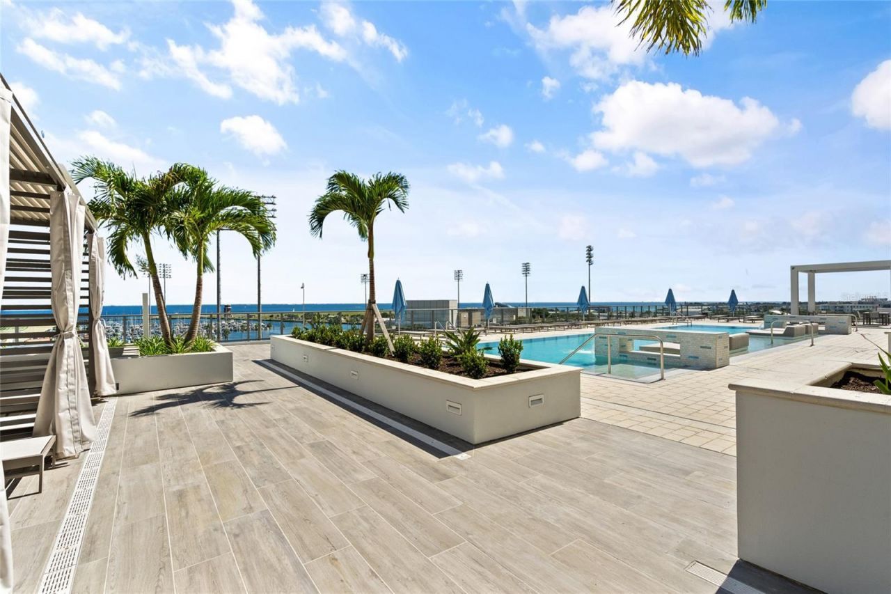 301 1st Street S, Unit 2705, Saint Petersburg, FL 33701 Photo