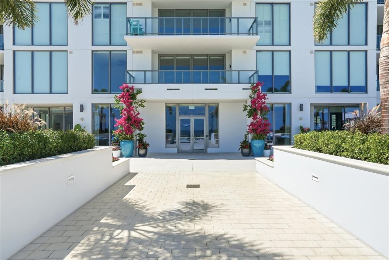 301 1st Street S, Unit 2705, Saint Petersburg, FL 33701 Photo