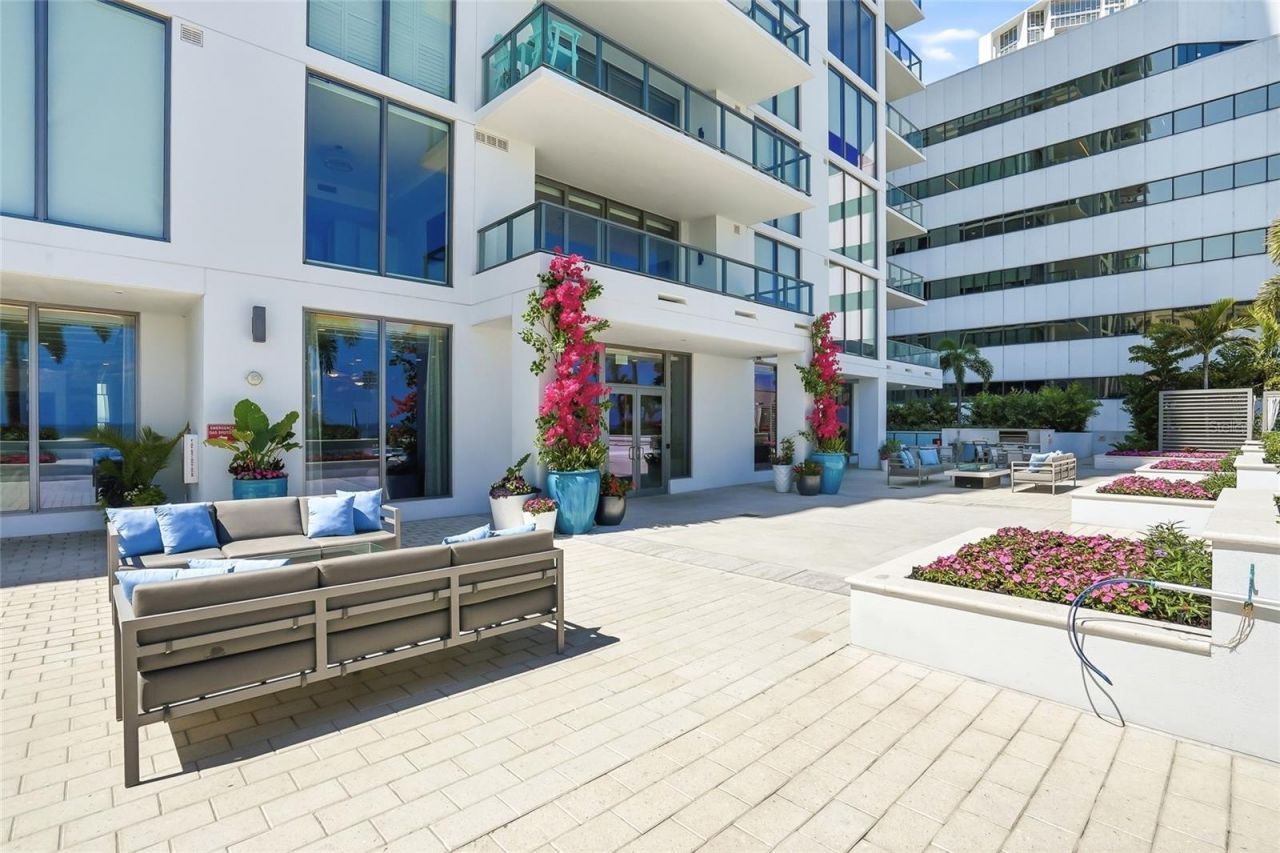 301 1st Street S, Unit 2705, Saint Petersburg, FL 33701 Photo