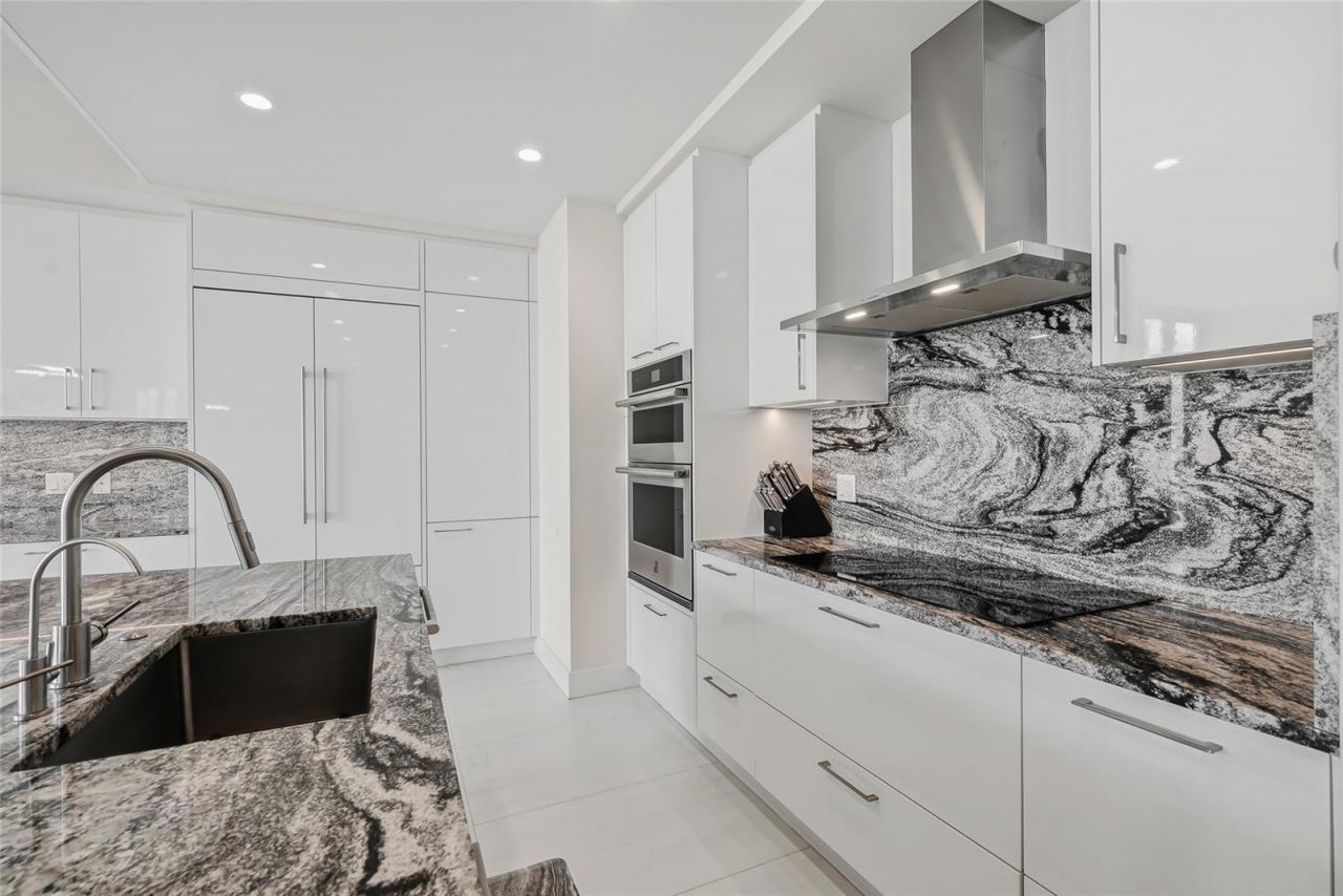 301 1st Street S, Unit 2705, Saint Petersburg, FL 33701 Photo