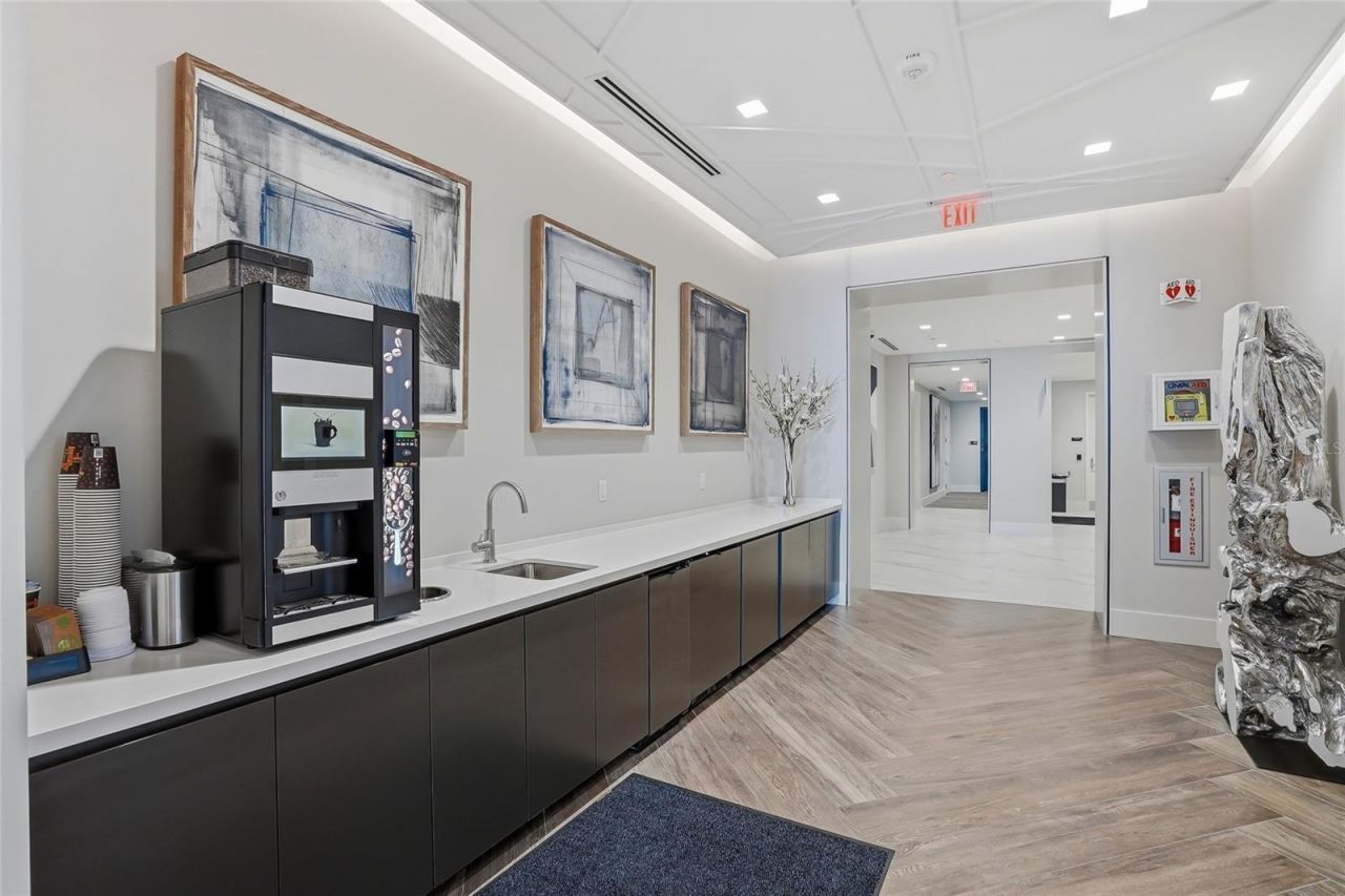 301 1st Street S, Unit 2705, Saint Petersburg, FL 33701 Photo