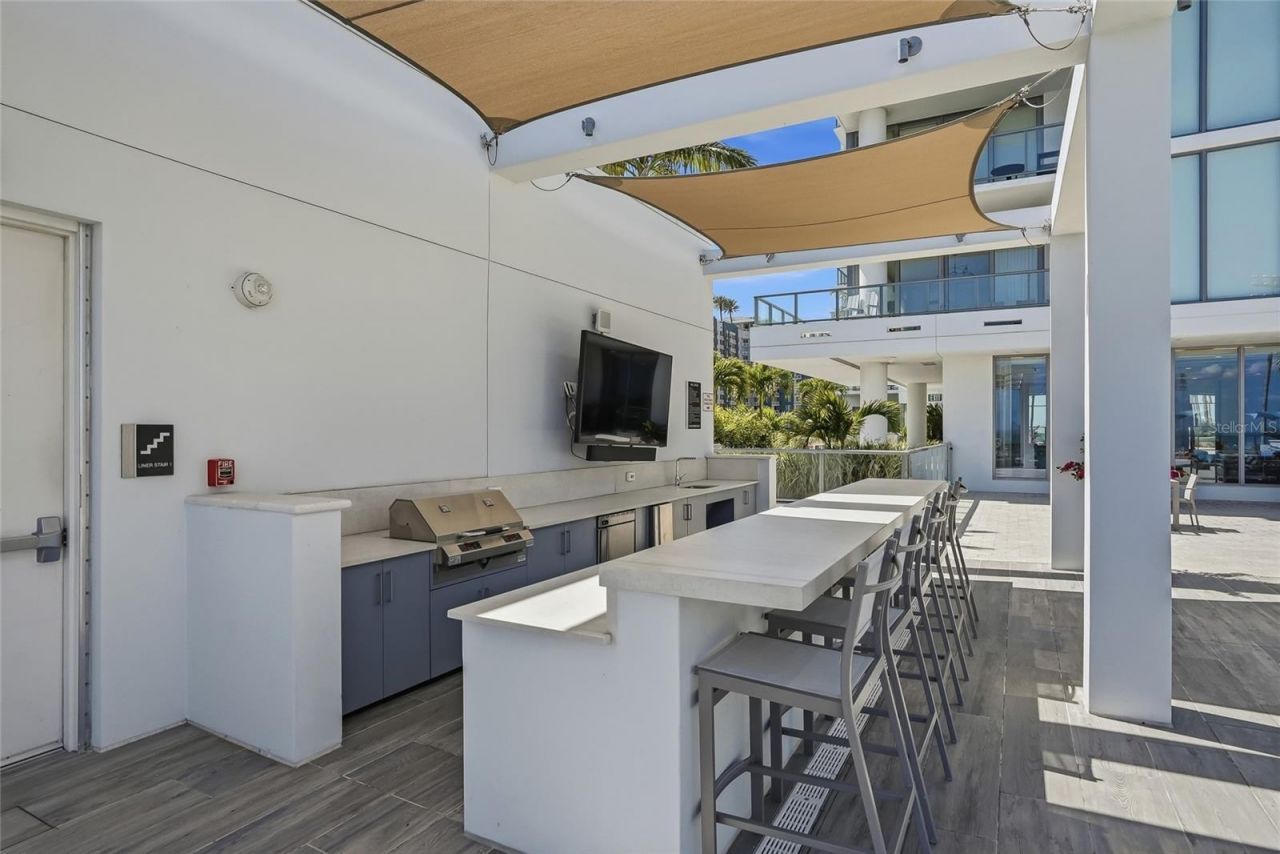 301 1st Street S, Unit 2705, Saint Petersburg, FL 33701 Photo