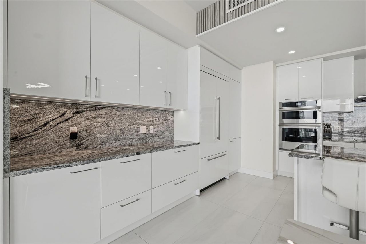 301 1st Street S, Unit 2705, Saint Petersburg, FL 33701 Photo