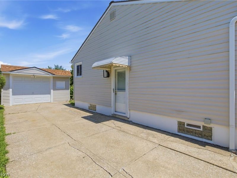 16308 Rademaker Drive, Brook Park, OH 44142 Photo 6