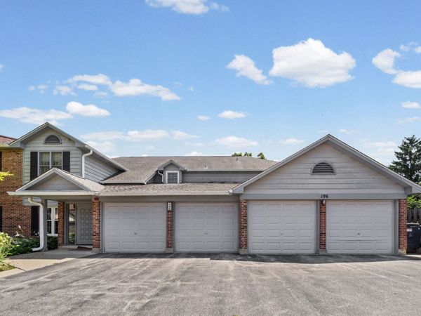 196 Grove Avenue, Unit B, Des Plaines, IL 60016