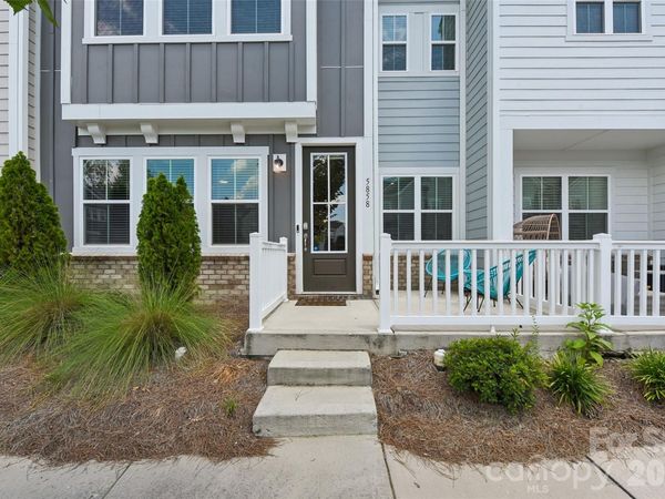 5858 Strathmore Court, Charlotte, NC 28215