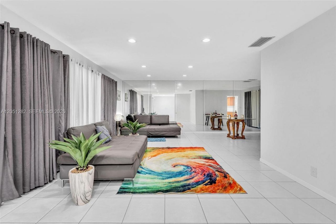 411 Wilma Cir , Riviera Beach, FL 33404 Photo