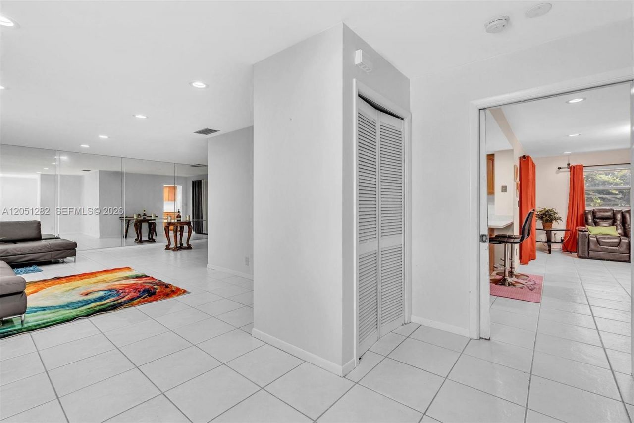 411 Wilma Cir , Riviera Beach, FL 33404 Photo