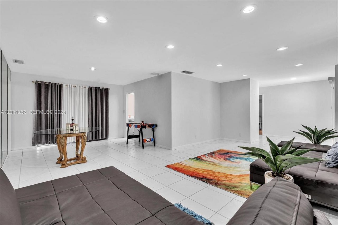 411 Wilma Cir , Riviera Beach, FL 33404 Photo