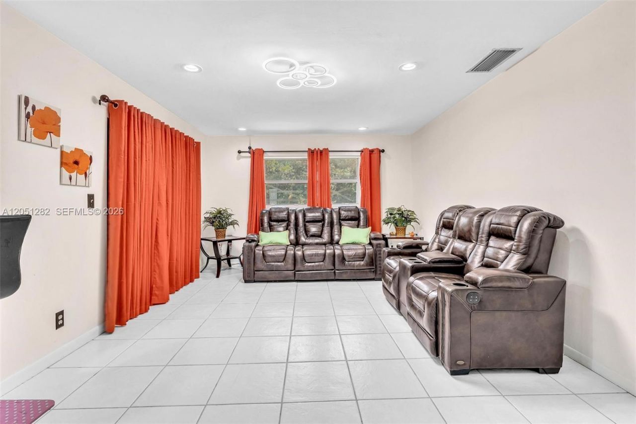411 Wilma Cir , Riviera Beach, FL 33404 Photo