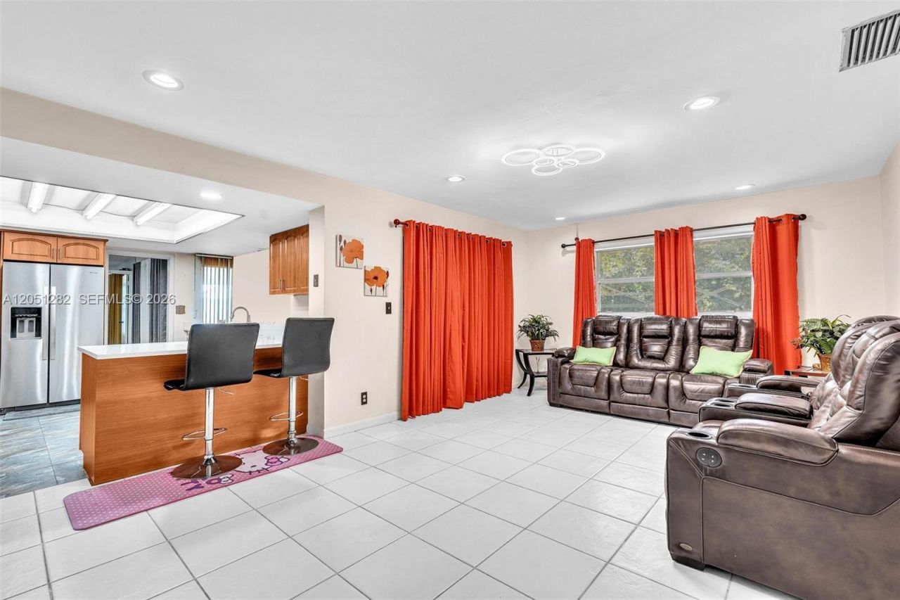411 Wilma Cir , Riviera Beach, FL 33404 Photo