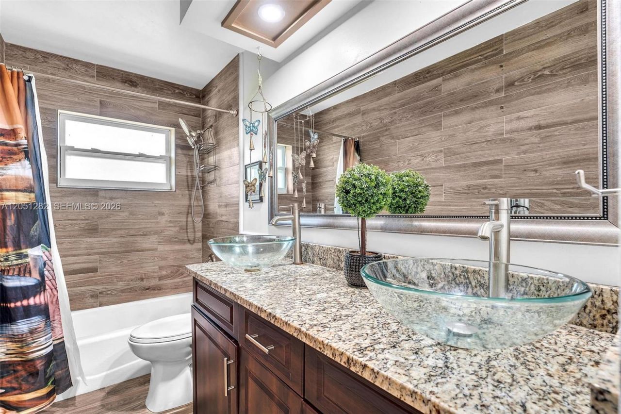 411 Wilma Cir , Riviera Beach, FL 33404 Photo