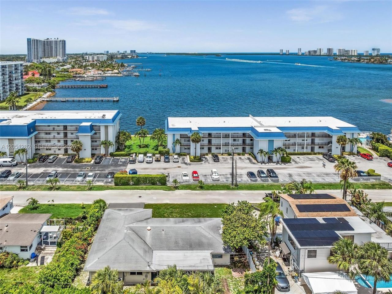 411 Wilma Cir , Riviera Beach, FL 33404 Photo
