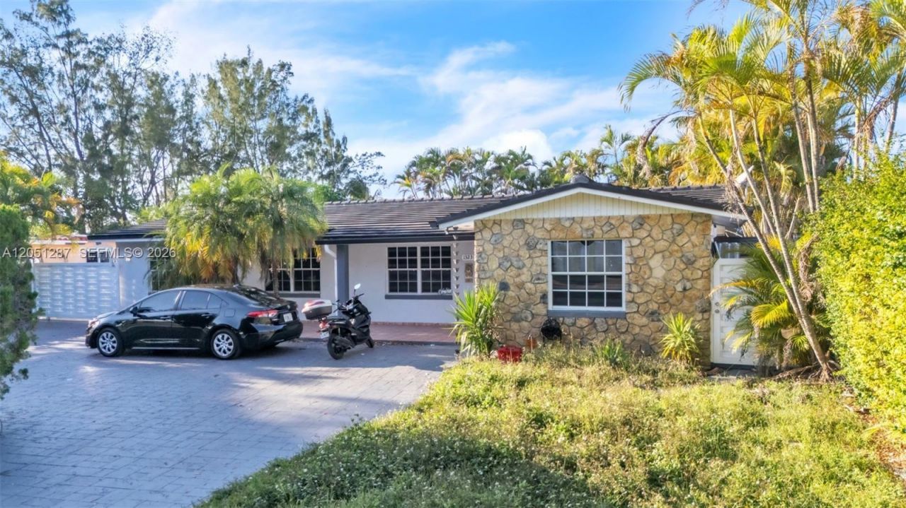 13231 SW 68th St , Miami, FL 33183 Photo