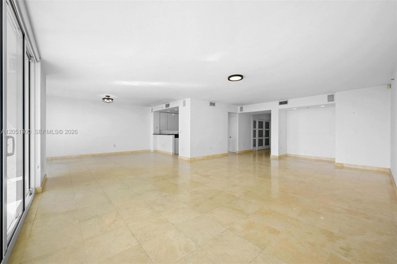 20201 E Country Club Dr, Unit 1502, Aventura, FL 33180 Photo