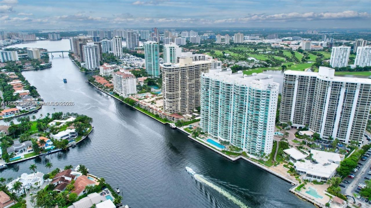 20201 E Country Club Dr, Unit 1502, Aventura, FL 33180 Photo