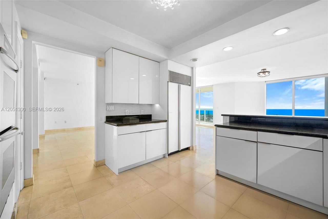 20201 E Country Club Dr, Unit 1502, Aventura, FL 33180 Photo