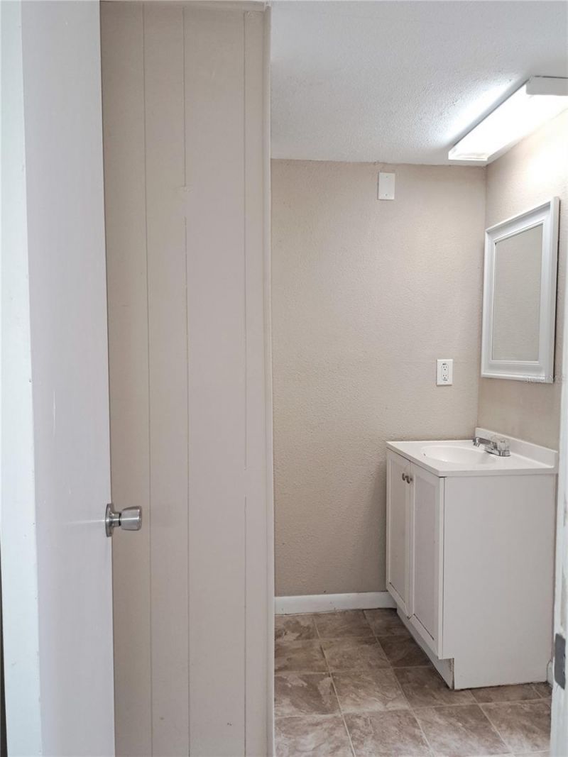 2657 Bayside Drive S, Saint Petersburg, FL 33705 Photo