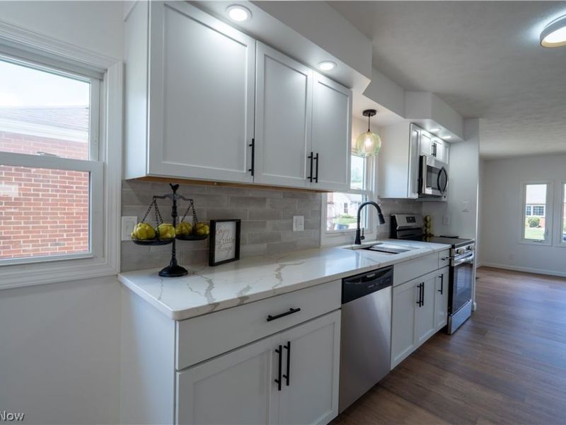 1042 Leighton Avenue, Cuyahoga Falls, OH 44221 Photo 14