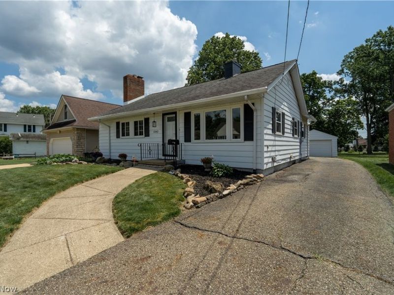 1042 Leighton Avenue, Cuyahoga Falls, OH 44221 Photo 4