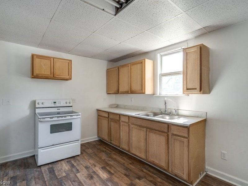 949 S Arch Avenue, Alliance, OH 44601 Photo 5