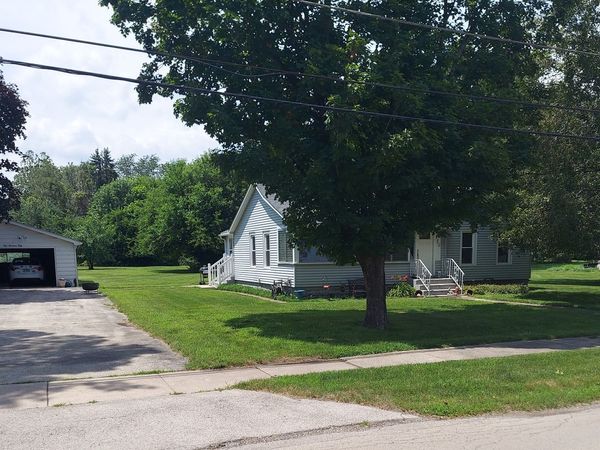 150 N School Street , Braidwood, IL 60408