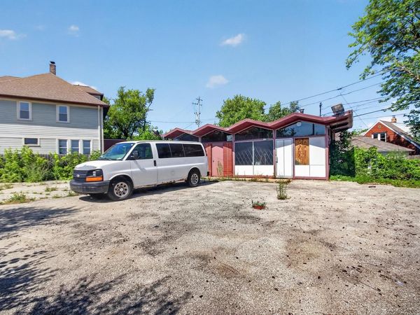 5850 W Appleton AVENUE, Milwaukee, WI 53210