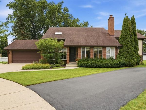 1615 N Dale Avenue , Arlington Heights, IL 60004