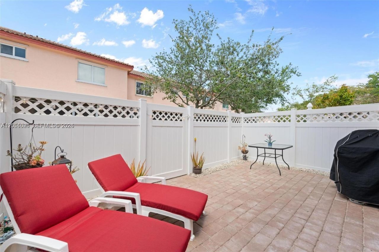 542 NW 208th Ter , Unit 542, Pembroke Pines, FL 33029 Photo