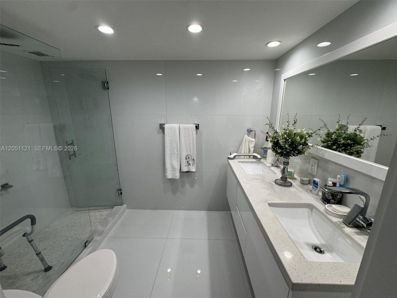 1912 S Ocean Dr, Unit 2C, Hallandale Beach, FL 33009 Photo