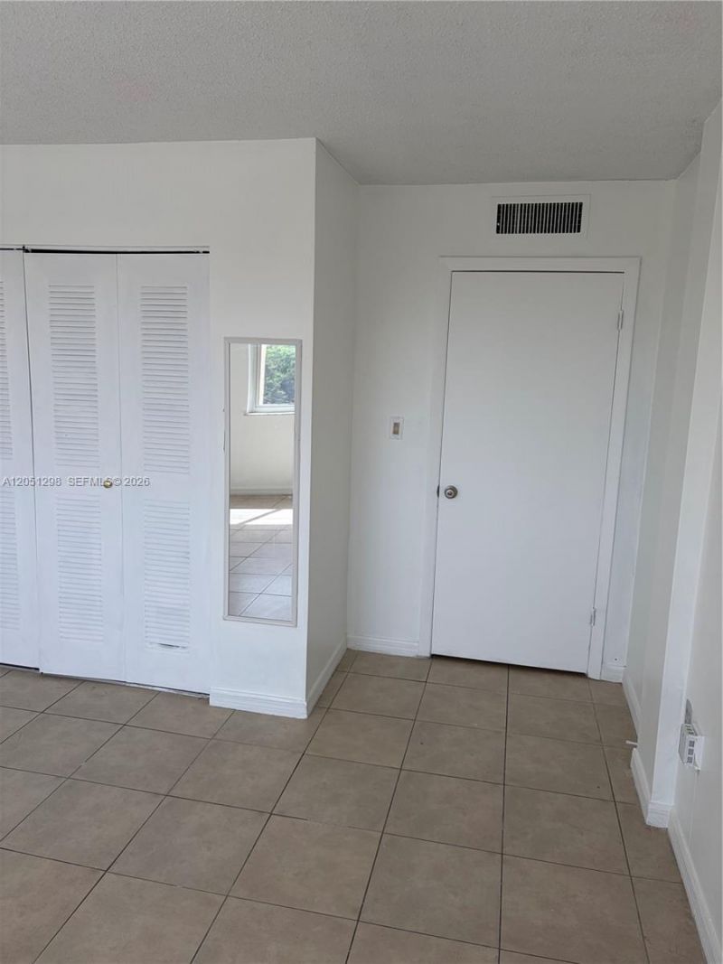 6980 NW 186th St , Unit 3-525A, Hialeah, FL 33015 Photo