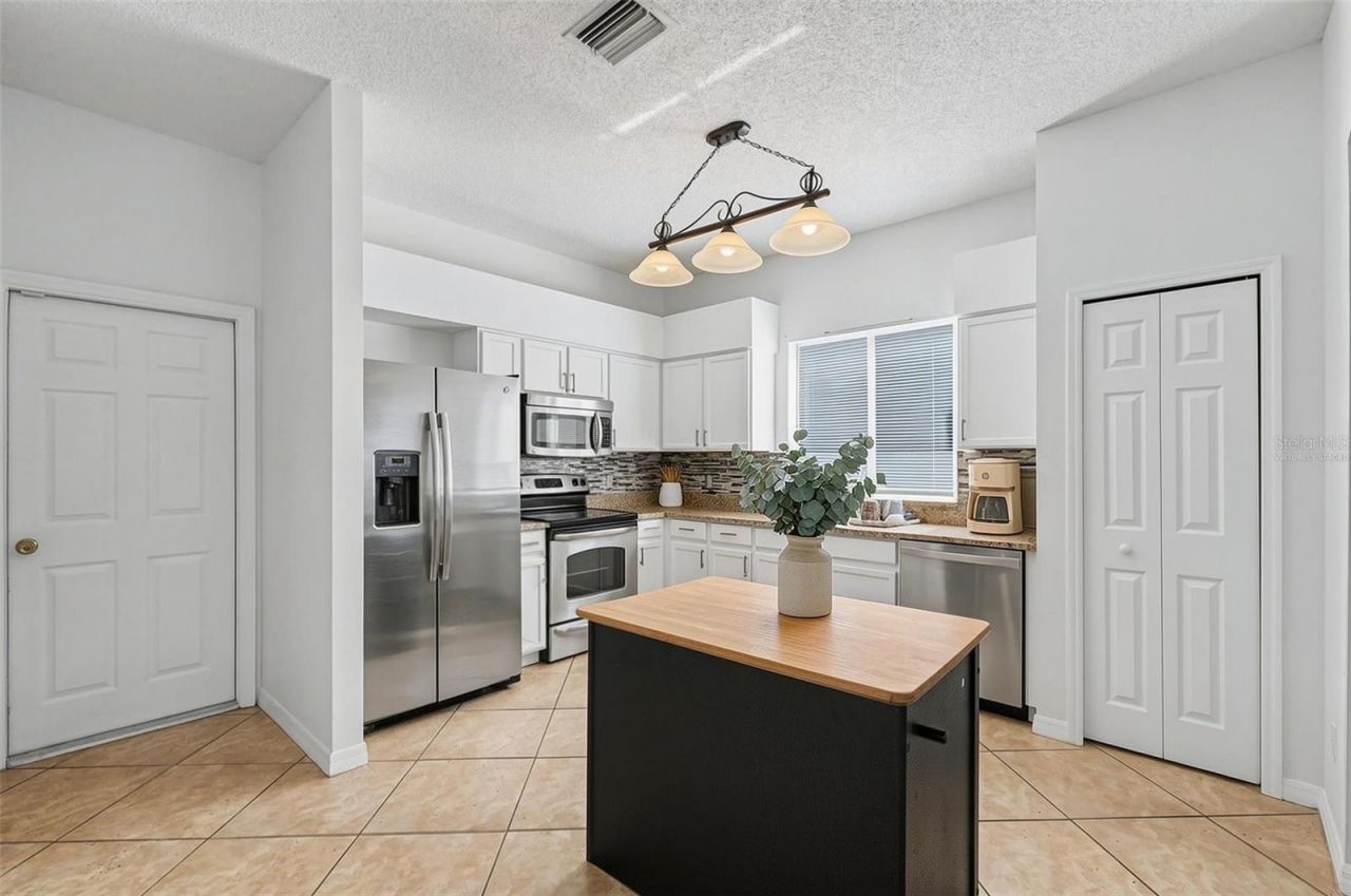 12640 Longcrest Drive , Riverview, FL 33579 Photo