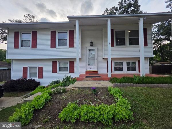 910 MCIVER DRIVE, WALDORF, MD 20602