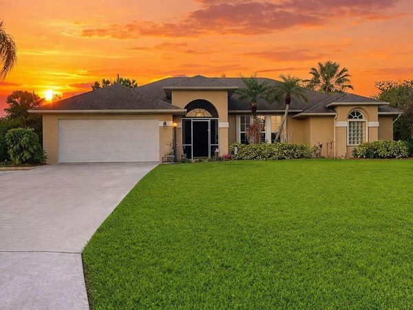 2815 SE Tate Avenue, Port St. Lucie, FL 34984